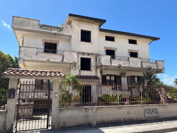 casa semindipendente in vendita a Mondragone