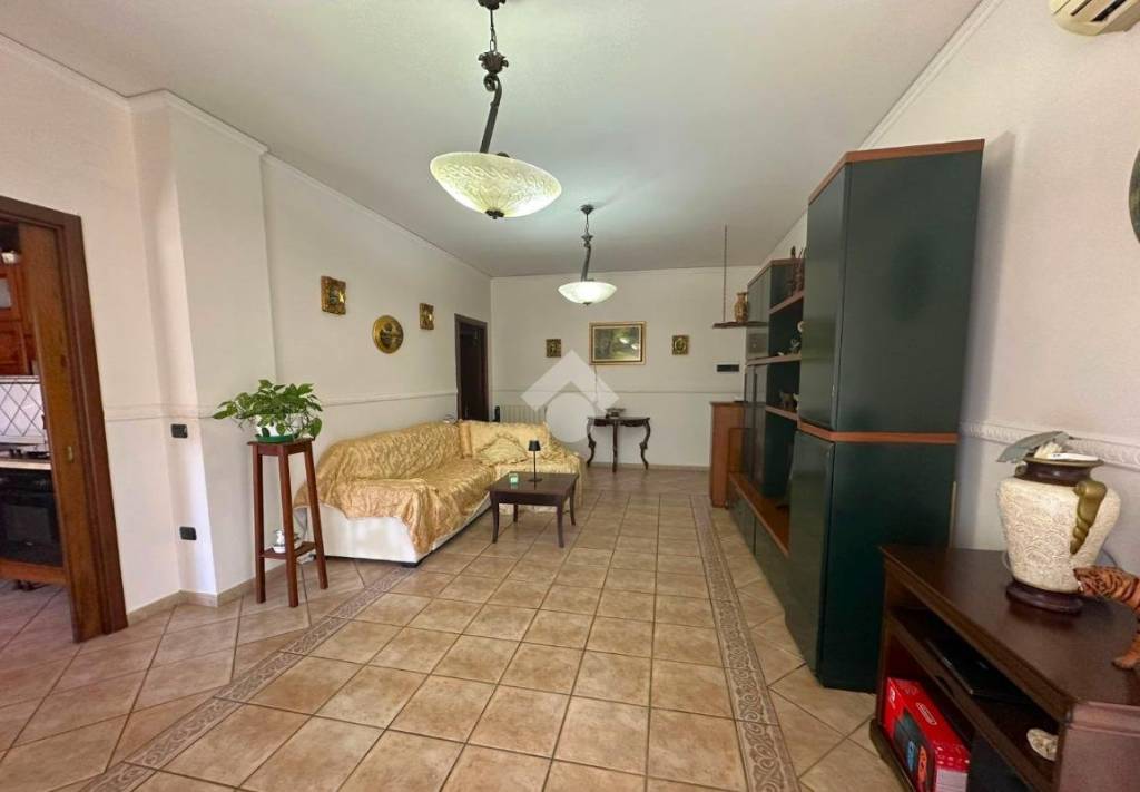 appartamento in vendita a Mondragone