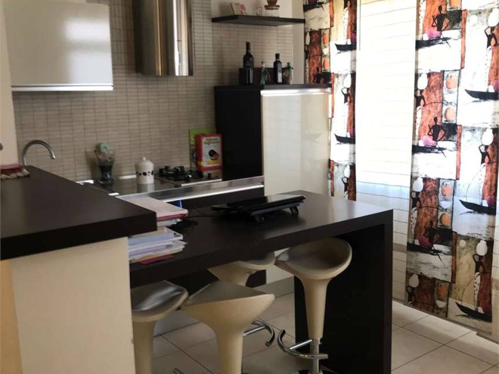 casa indipendente in vendita a Mondragone