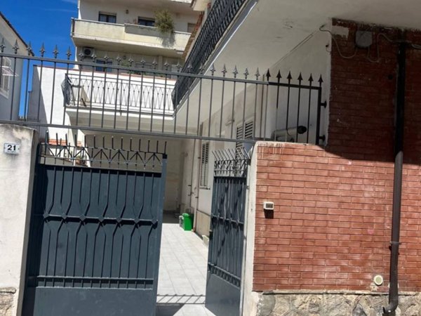 casa indipendente in vendita a Mondragone