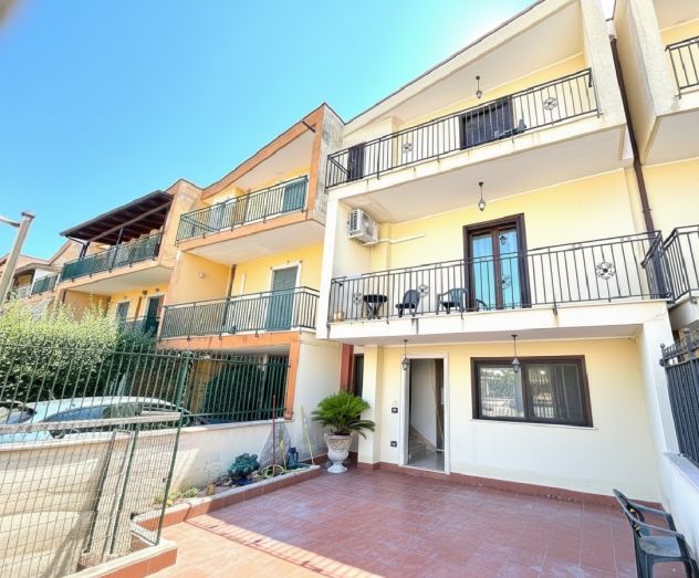 casa indipendente in vendita a Mondragone
