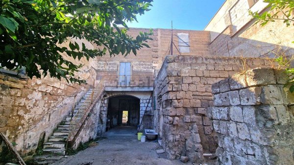 rudere in vendita a Mondragone