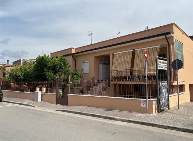 casa indipendente in vendita a Mondragone