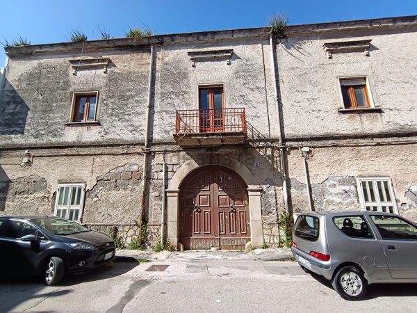 casa indipendente in vendita a Mondragone