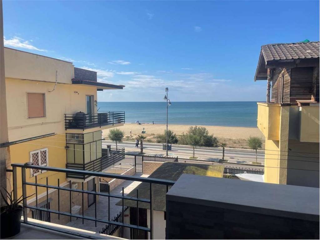 appartamento in vendita a Mondragone in zona Levagnole