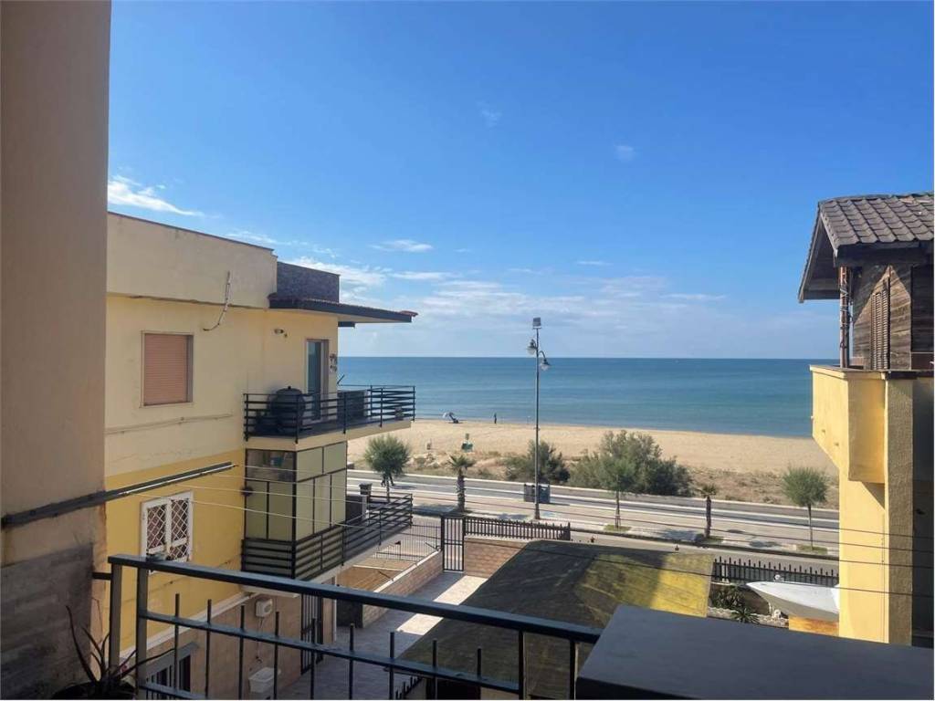 appartamento in vendita a Mondragone in zona Levagnole