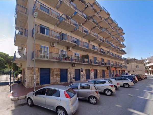 negozio in vendita a Mondragone