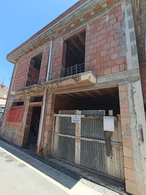 casa indipendente in vendita a Mondragone