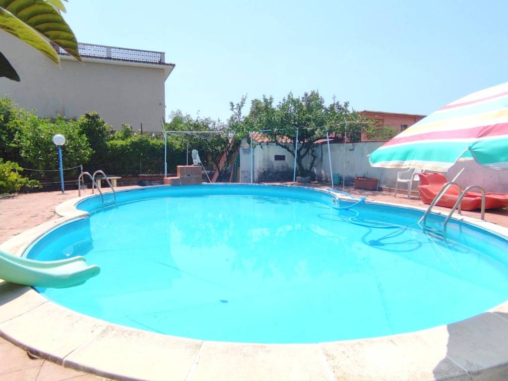 appartamento in vendita a Mondragone