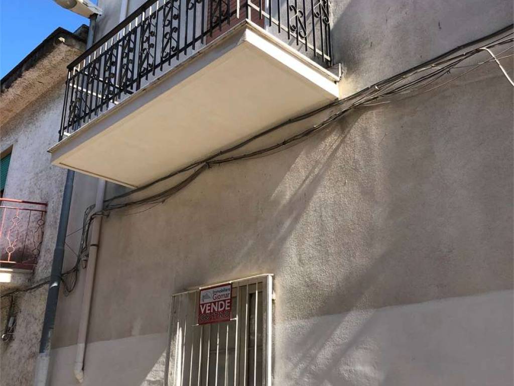 intera palazzina in vendita a Mondragone