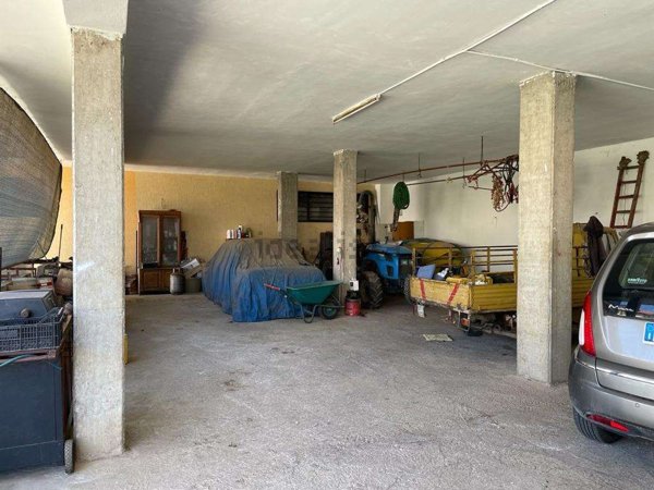 casa indipendente in vendita a Mondragone
