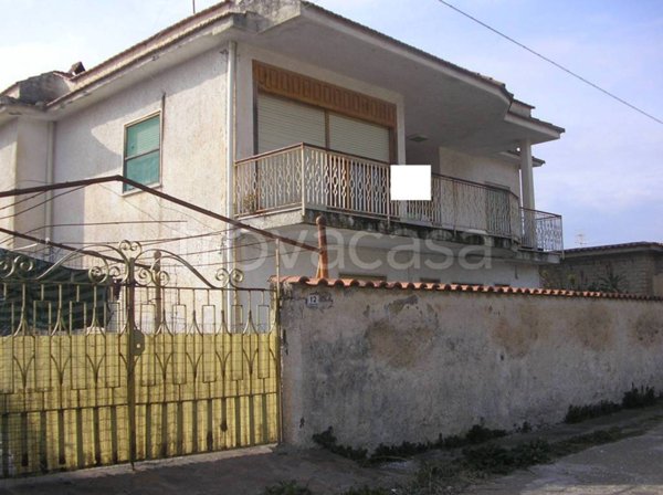 casa indipendente in vendita a Mondragone