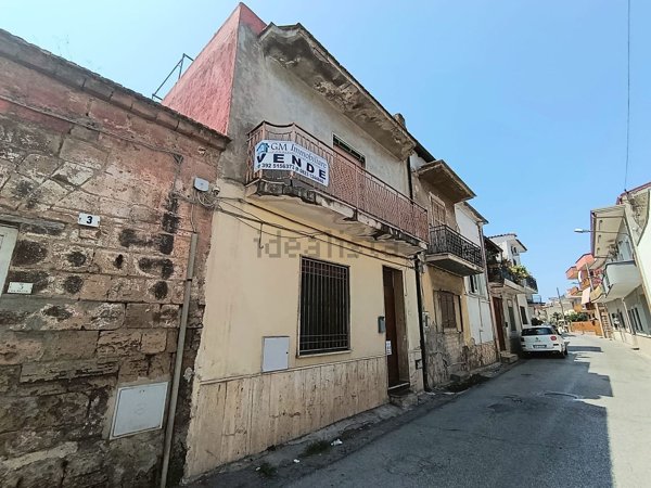 casa indipendente in vendita a Mondragone