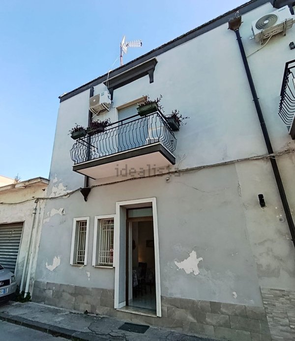casa indipendente in vendita a Mondragone
