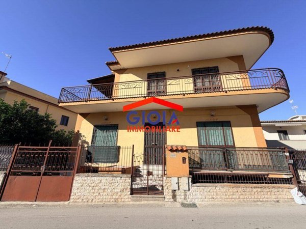 casa indipendente in vendita a Mondragone