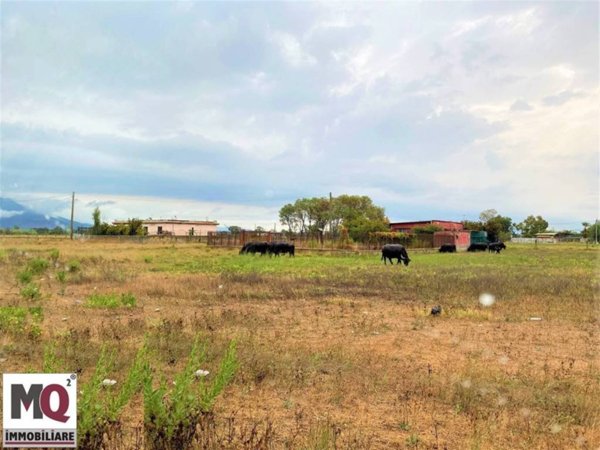 terreno in vendita a Mondragone