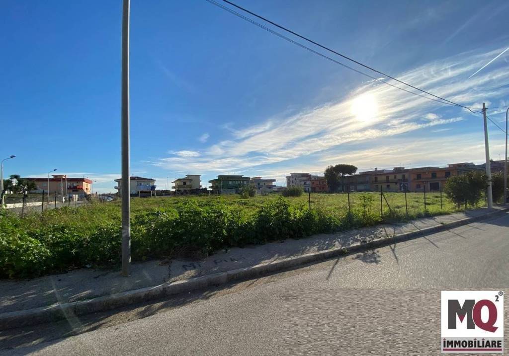 terreno in vendita a Mondragone