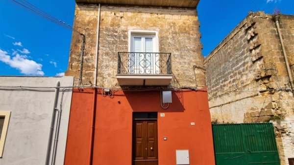 casa indipendente in vendita a Mondragone