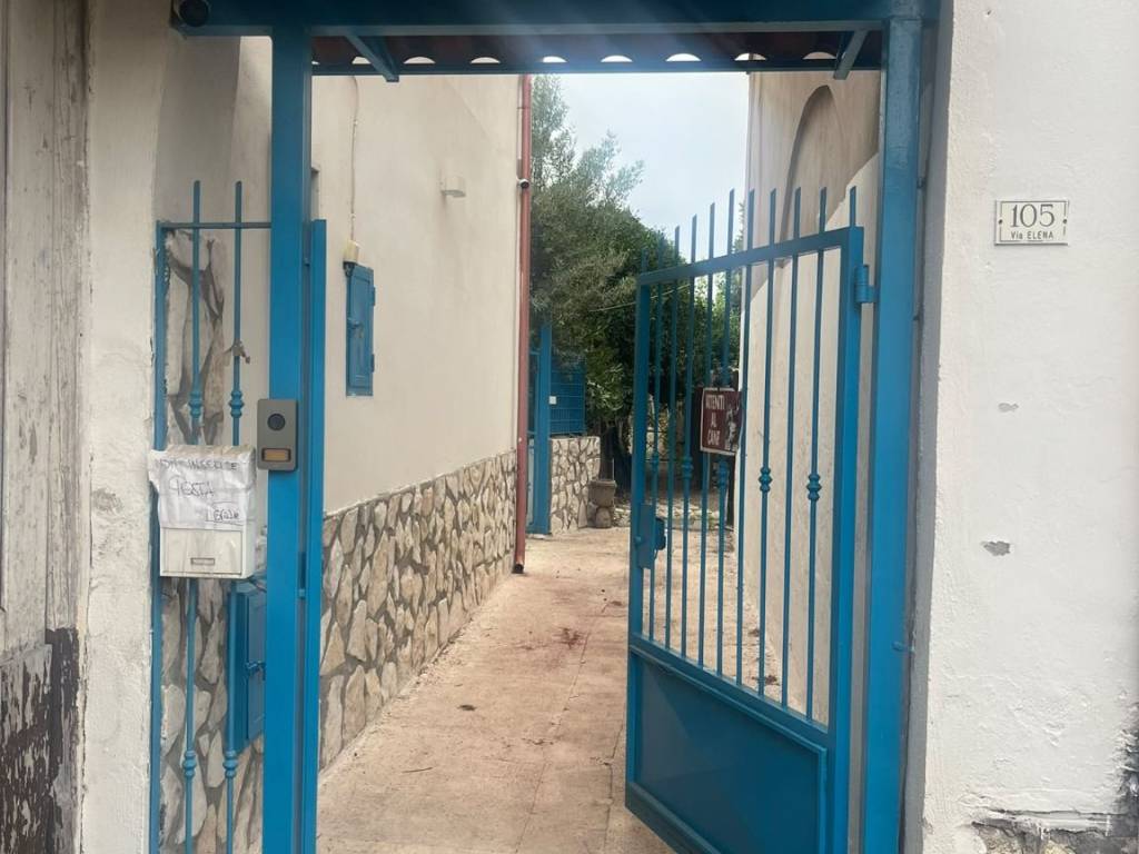 casa indipendente in vendita a Mondragone