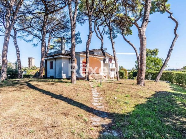 casa indipendente in vendita a Mondragone in zona Pescopagano