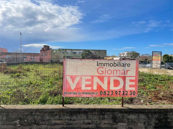 terreno in vendita a Mondragone