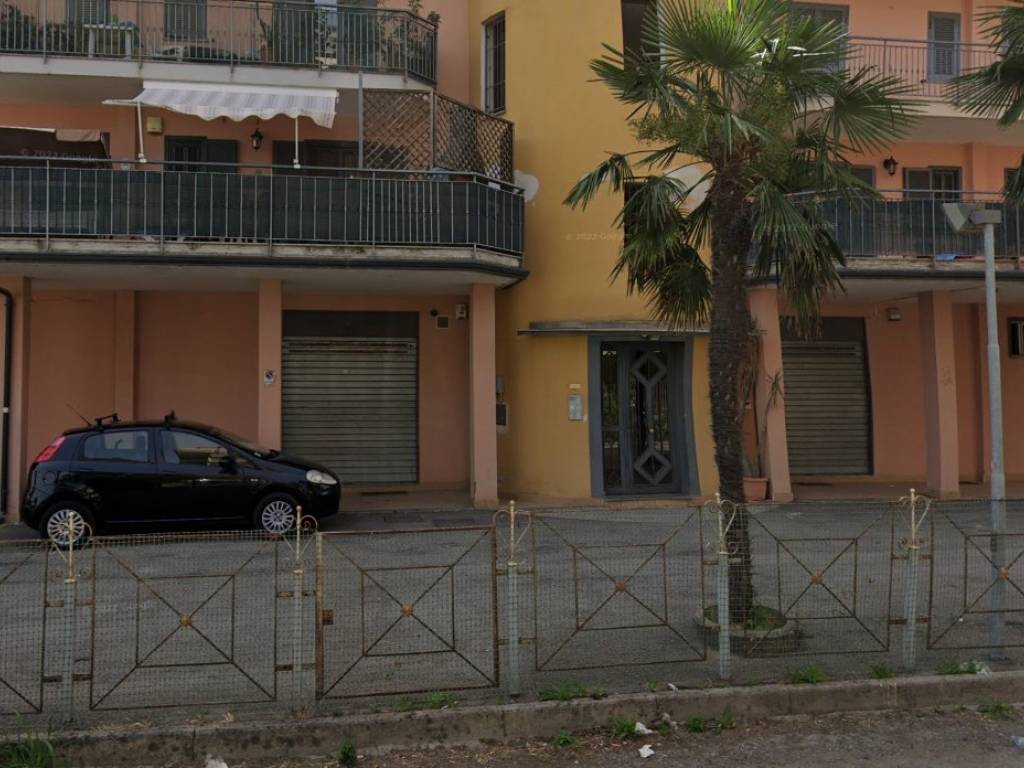 negozio in vendita ad Orta di Atella