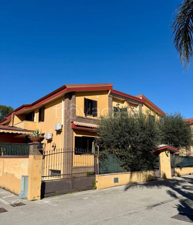 casa indipendente in vendita ad Orta di Atella