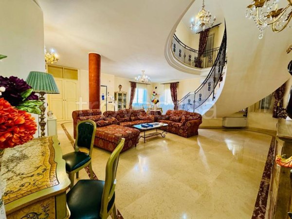 casa indipendente in vendita ad Orta di Atella