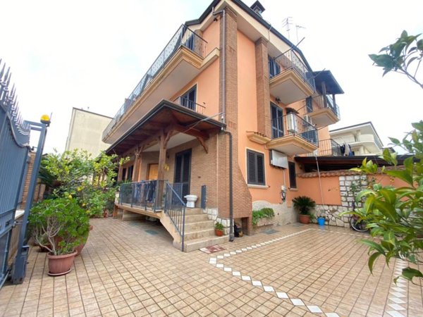 casa indipendente in vendita ad Orta di Atella