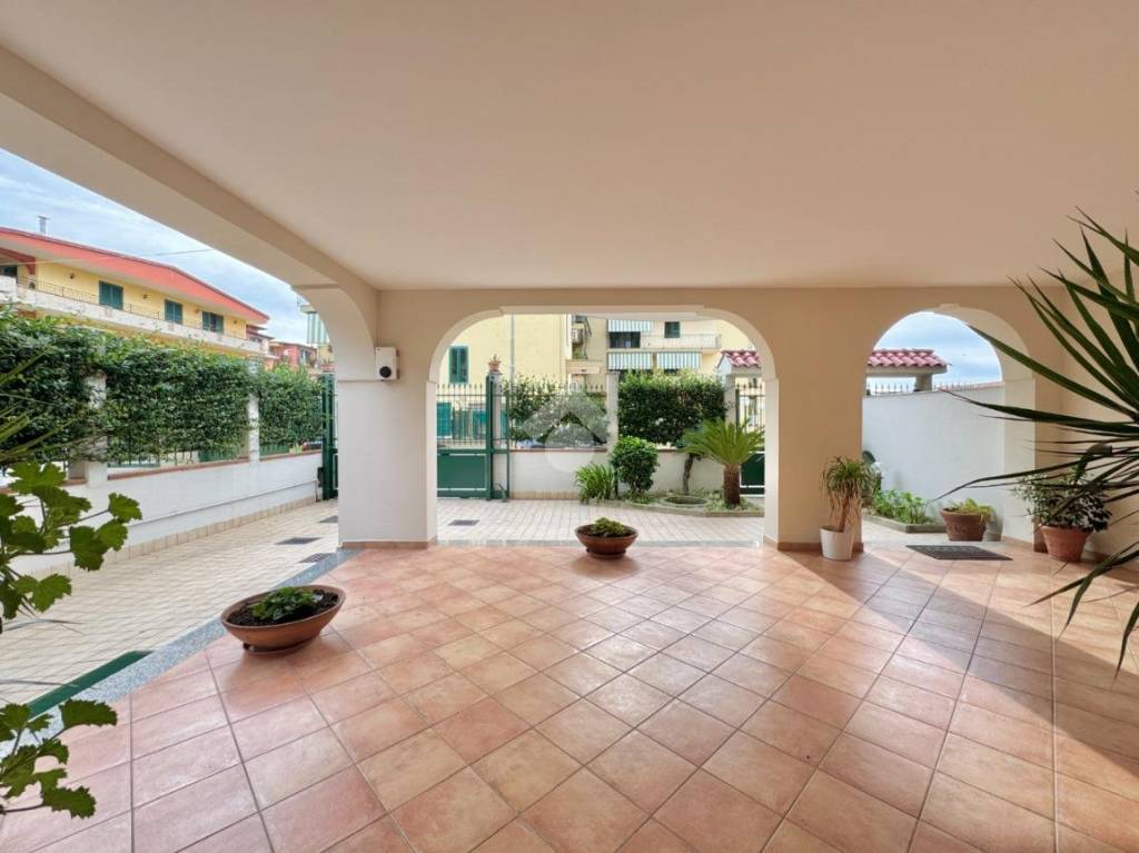 casa indipendente in vendita ad Orta di Atella in zona Casapuzzano