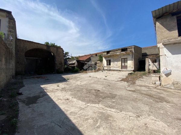 appartamento in vendita ad Orta di Atella in zona Casapuzzano