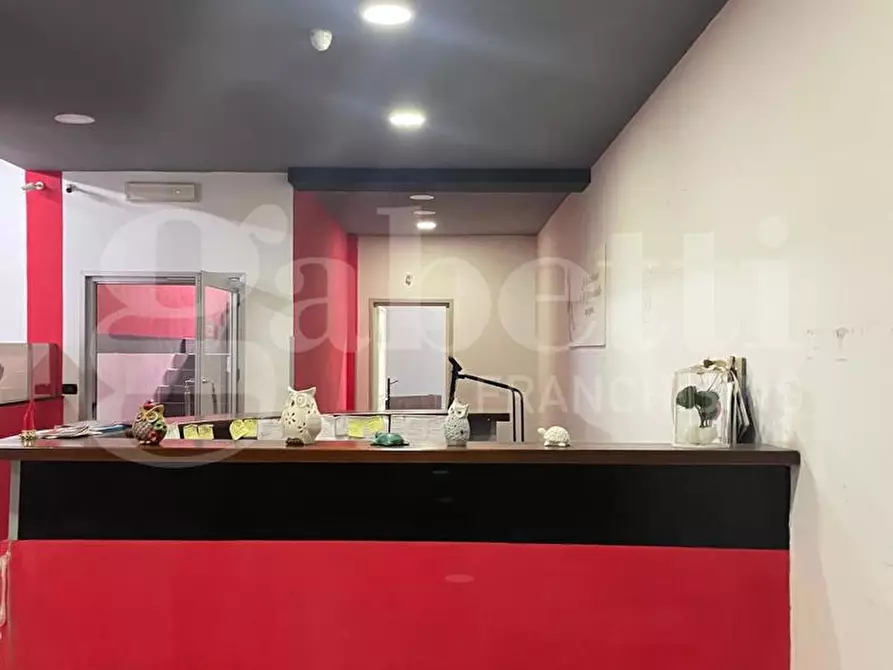 negozio in vendita ad Orta di Atella