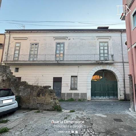 intera palazzina in vendita ad Orta di Atella