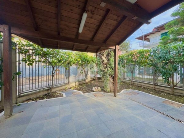 casa indipendente in vendita ad Orta di Atella