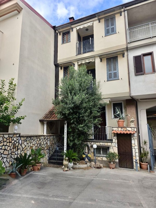 appartamento in vendita ad Orta di Atella