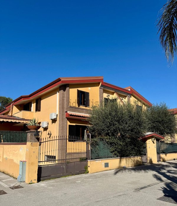 casa indipendente in vendita ad Orta di Atella