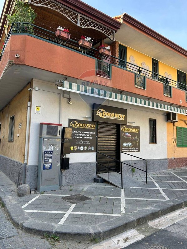 locale commerciale in vendita ad Orta di Atella