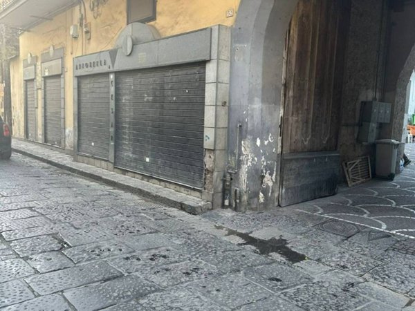 negozio in vendita ad Orta di Atella