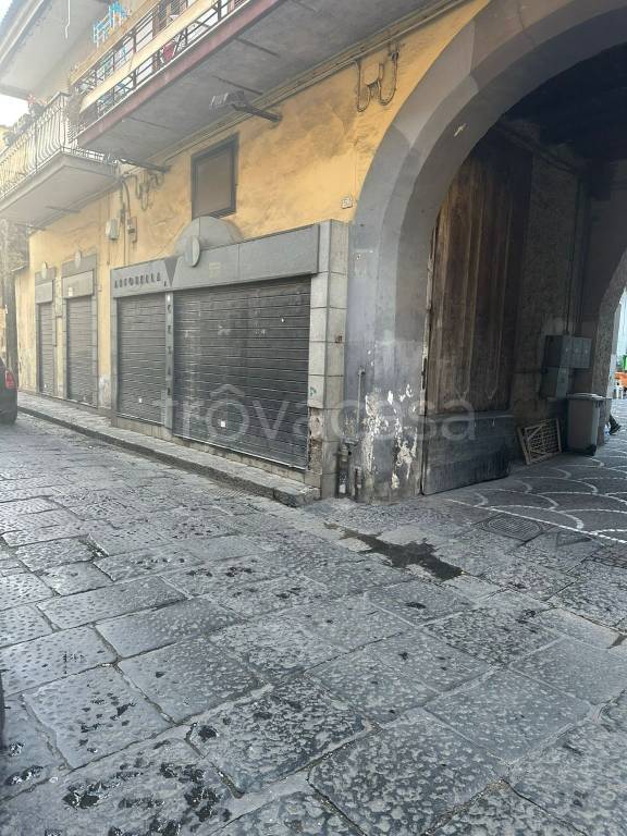 negozio in vendita ad Orta di Atella