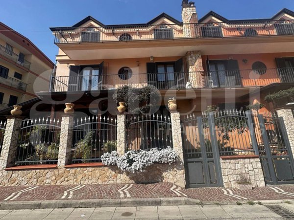 casa indipendente in vendita ad Orta di Atella