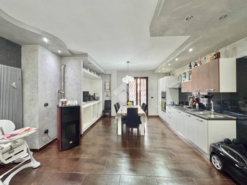 appartamento in vendita ad Orta di Atella