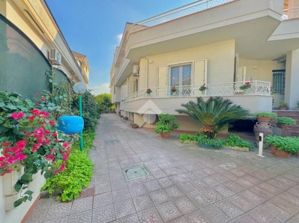 casa indipendente in vendita ad Orta di Atella in zona Casapuzzano