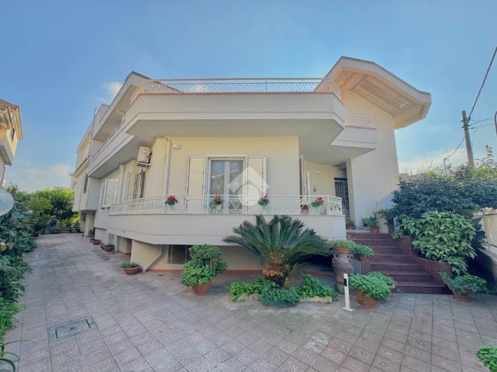 casa indipendente in vendita ad Orta di Atella in zona Casapuzzano