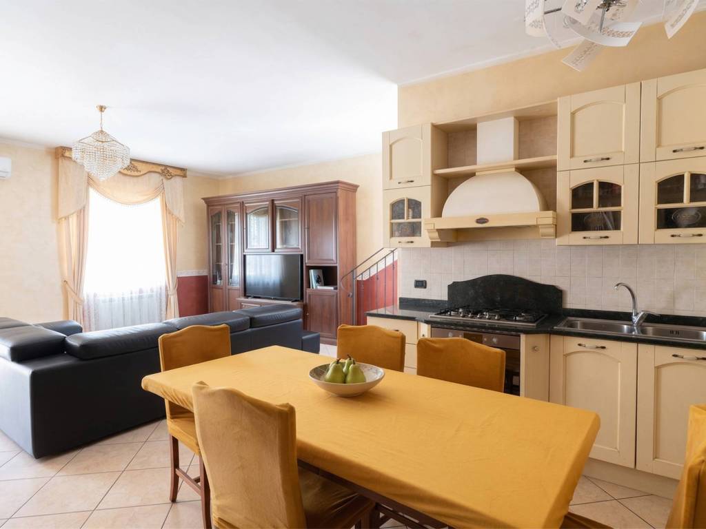 casa indipendente in vendita ad Orta di Atella