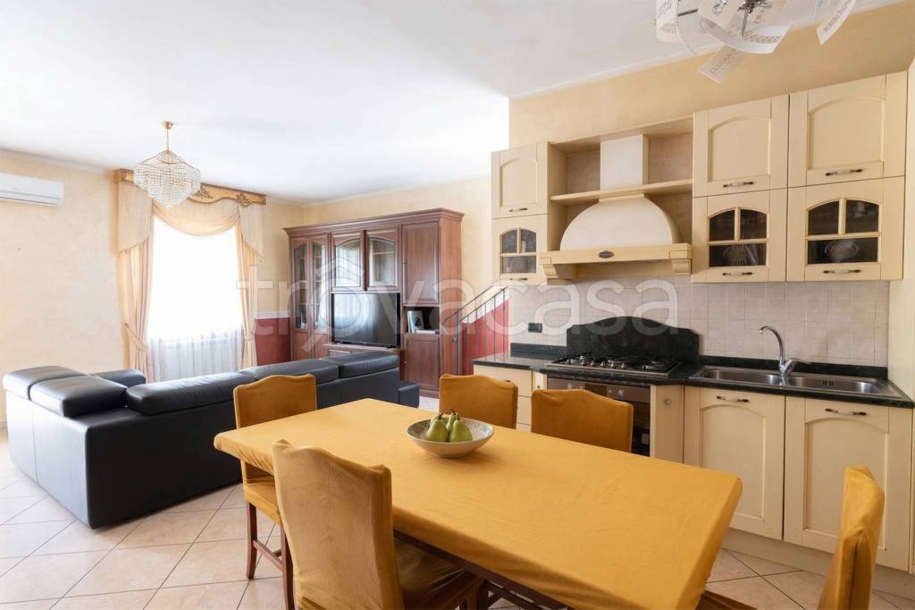 casa indipendente in vendita ad Orta di Atella