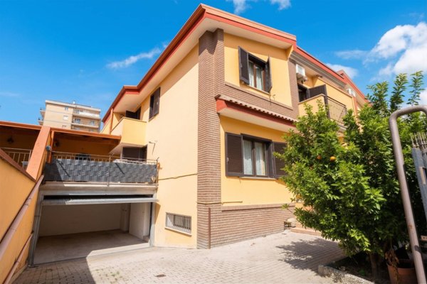 casa indipendente in vendita ad Orta di Atella in zona Casapuzzano