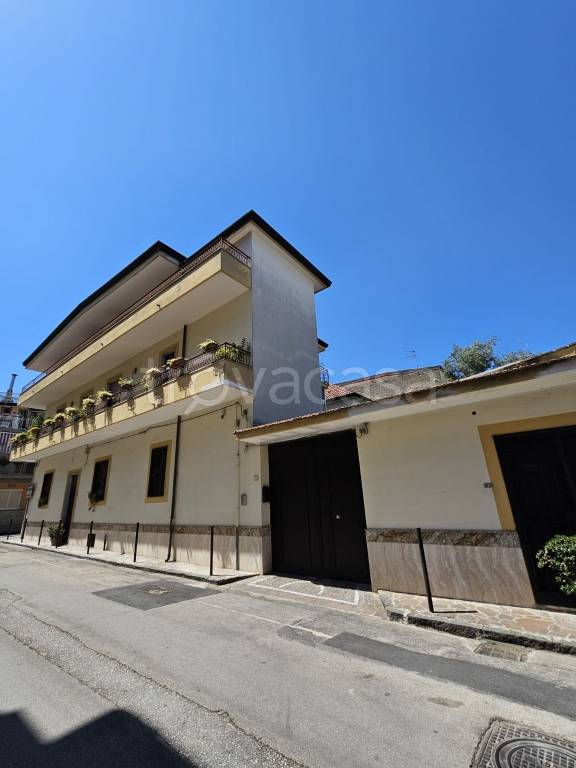 appartamento in vendita ad Orta di Atella