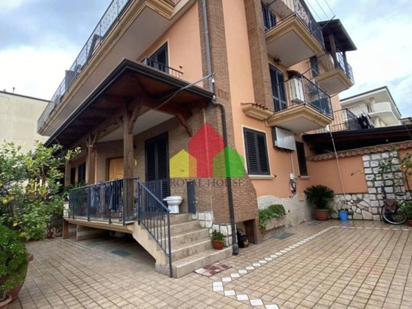 casa indipendente in vendita ad Orta di Atella in zona Casapuzzano