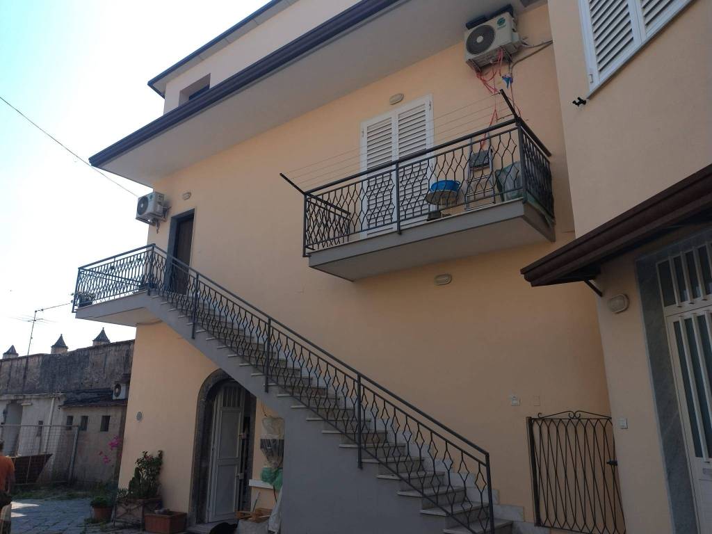 appartamento in vendita ad Orta di Atella in zona Casapuzzano