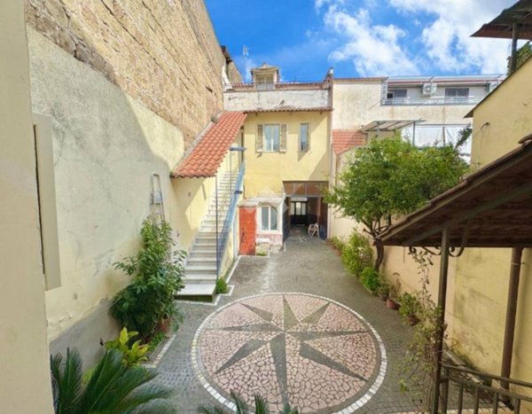 appartamento in vendita ad Orta di Atella